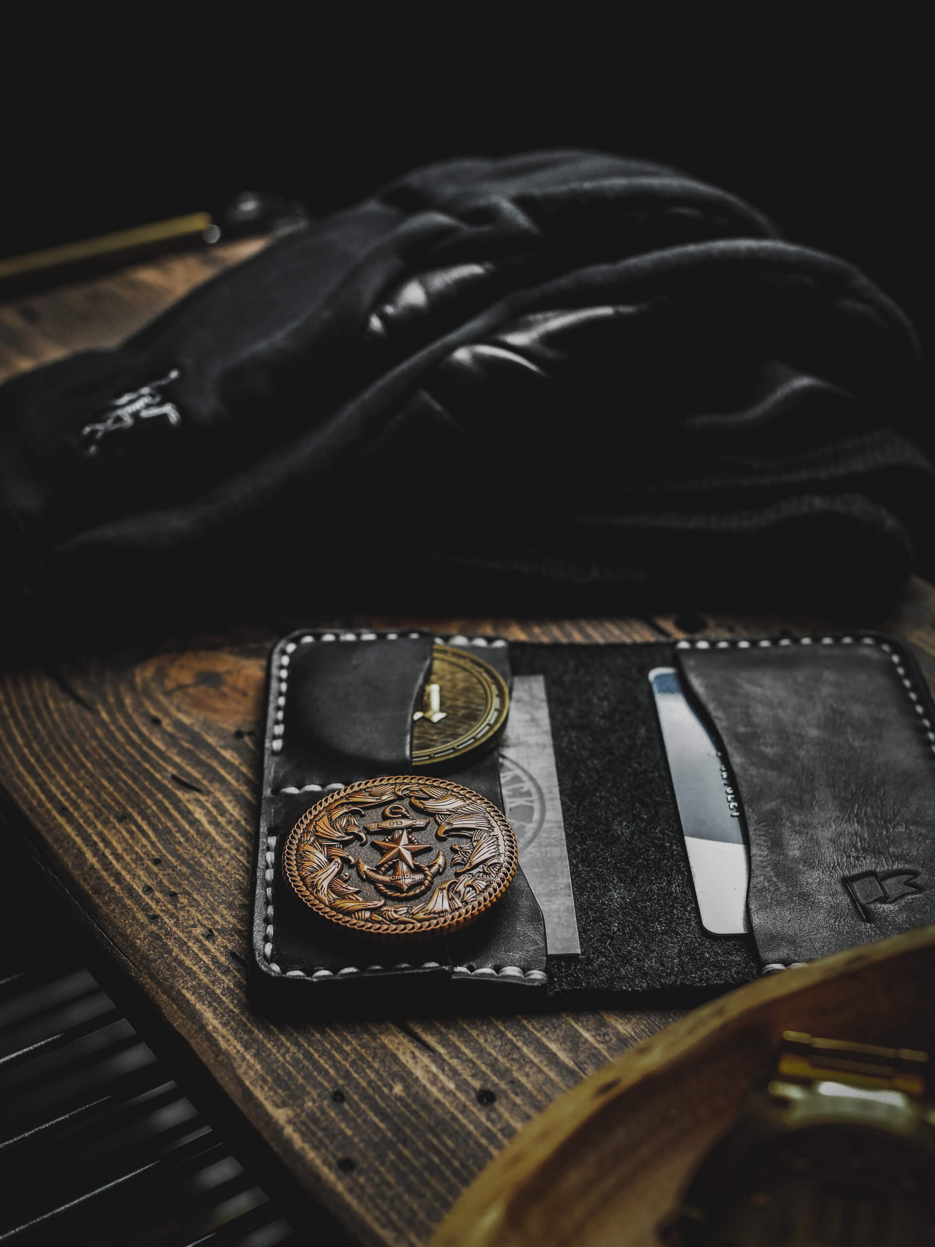 EDC Challenge Coin Cardholder Free PDF and 3D Printer Template Black Flag Leather Goods