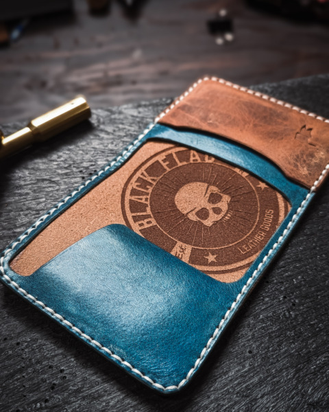 Men's Bifold Wallet With El Salvador Flag Design – PU Vegan Leather, Distressed Print